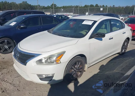 2015 Nissan Altima 2.5 из США, поврежденный, VIN 1N4AL3AP0FC476853